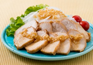 201952_roasted_chicken_fillet_and_onion_generous_salad