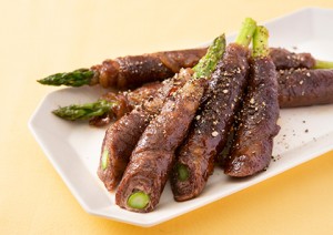 201963_beef_wrapped_asparagus