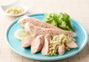 201972_moist_chicken_breast_strips_with_salt_and_green_onions_and_lemon